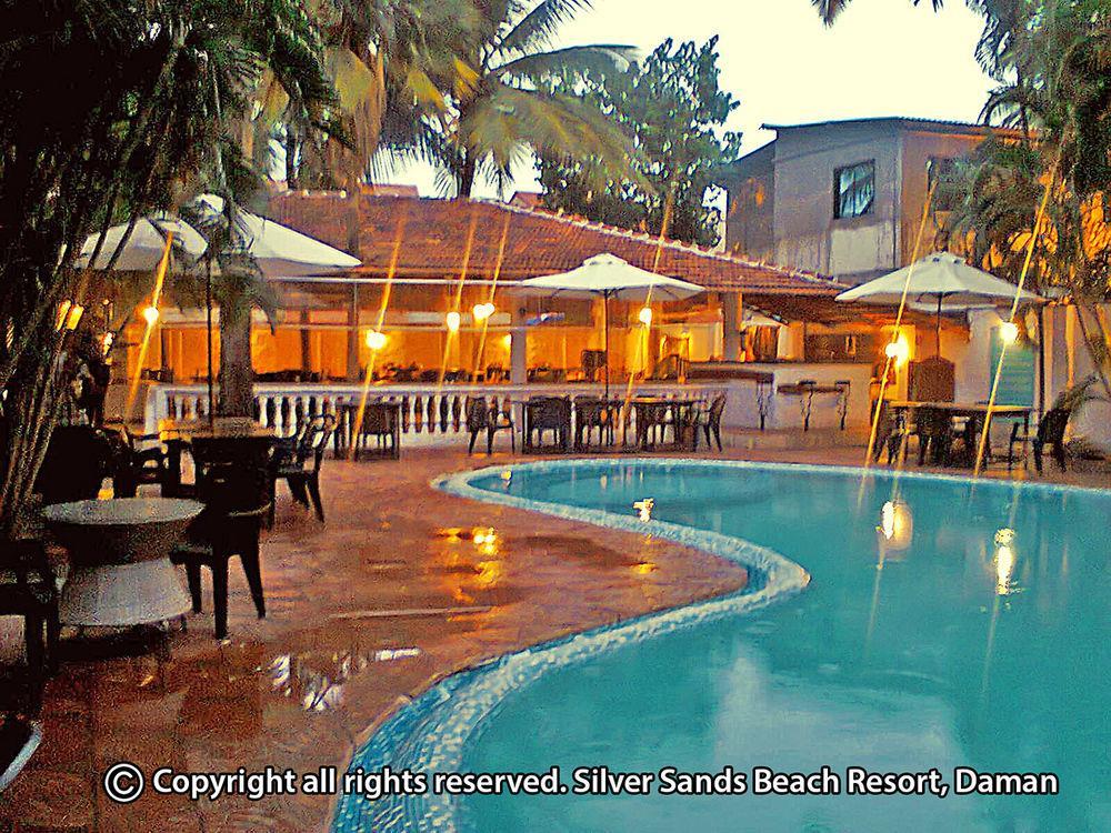 Silver Sands Beach Resort Daman Exteriér fotografie