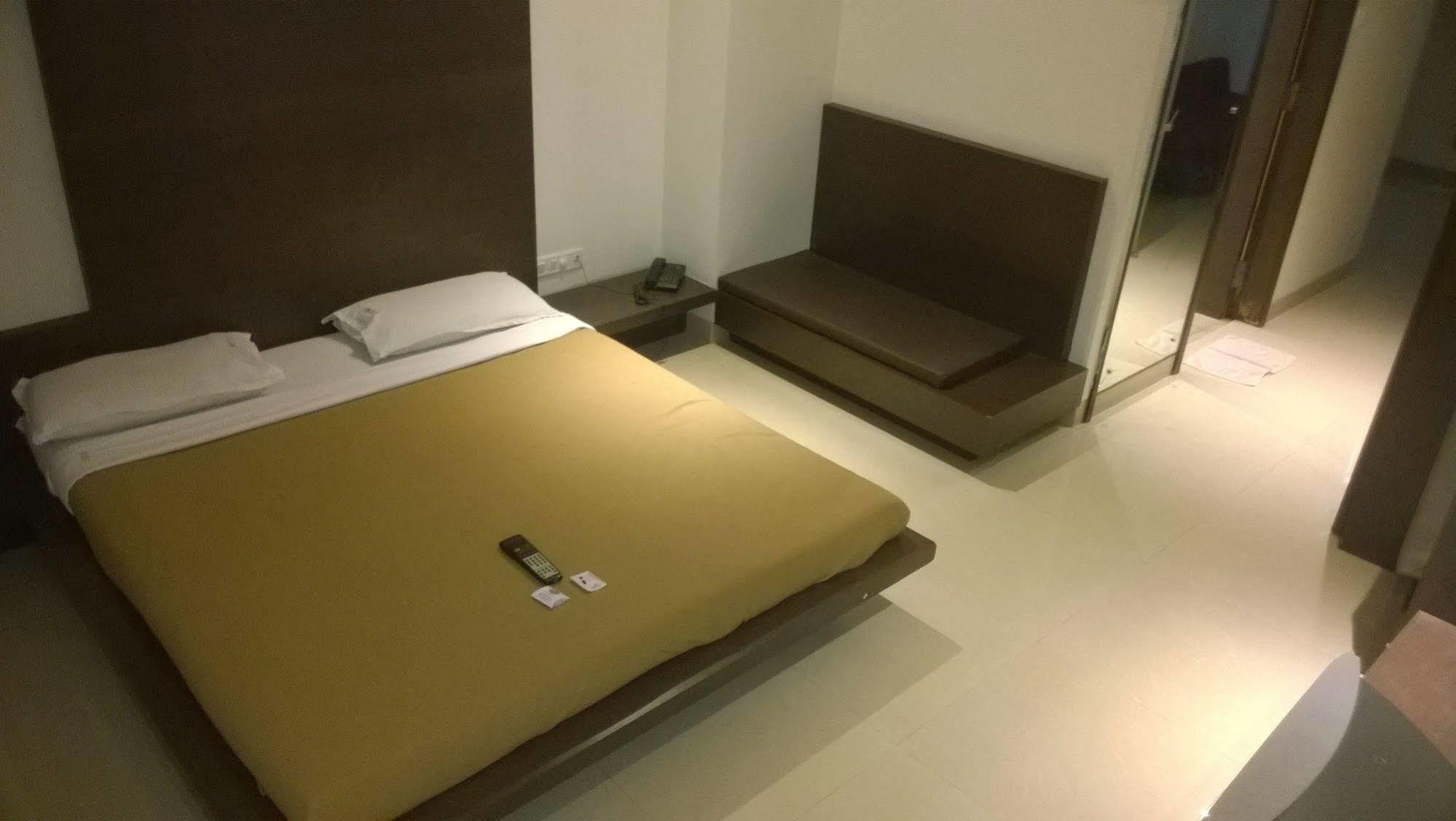 Silver Sands Beach Resort Daman Exteriér fotografie