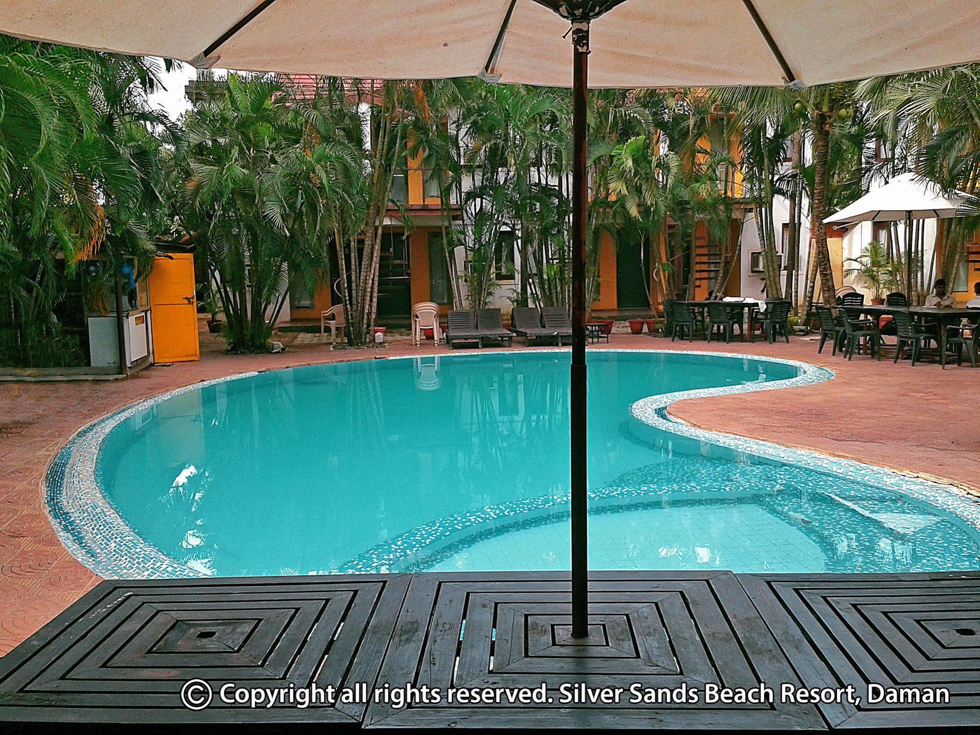 Silver Sands Beach Resort Daman Exteriér fotografie